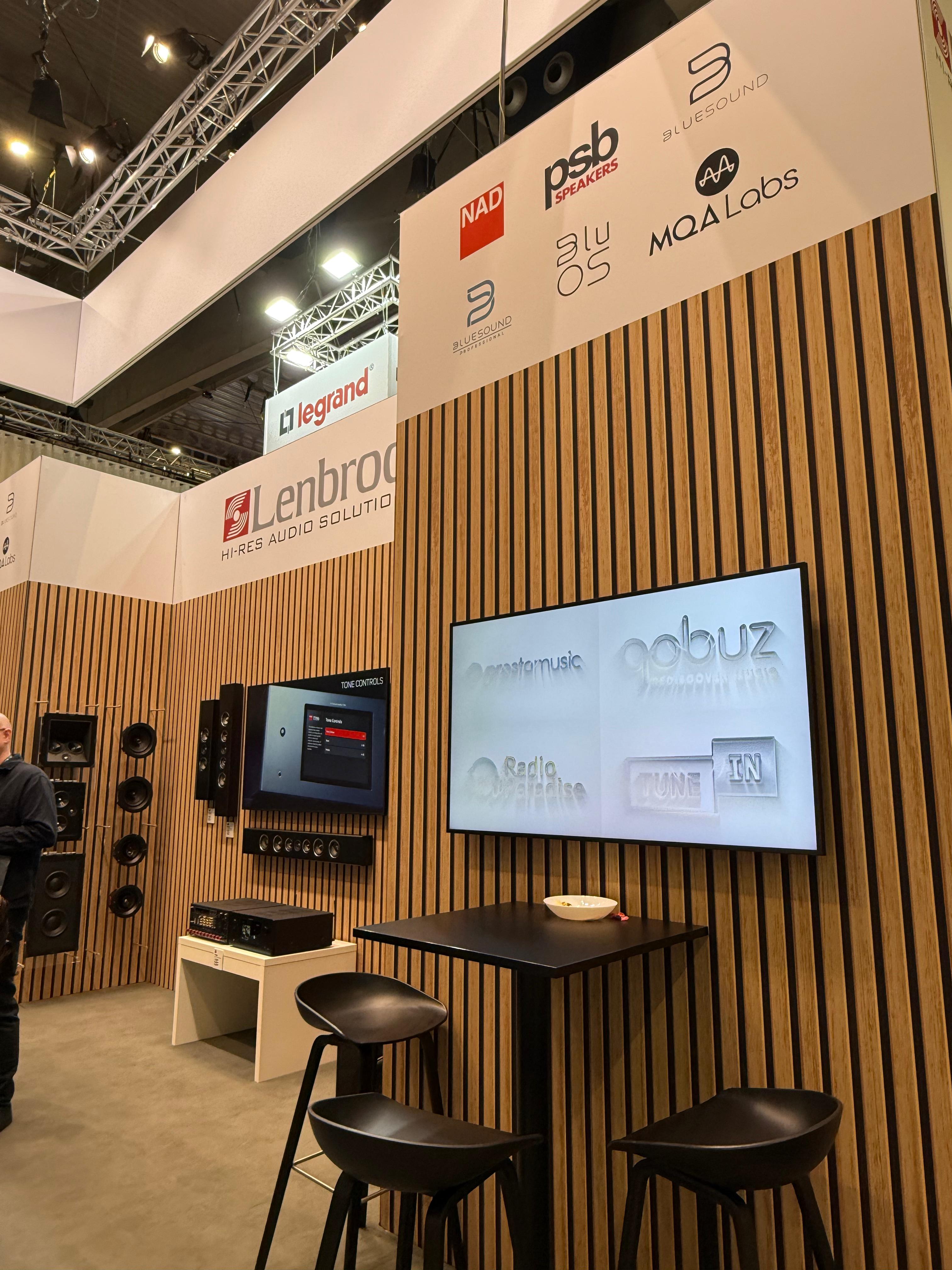 NAD, BLUESOUND y PSB en el ISE 2025